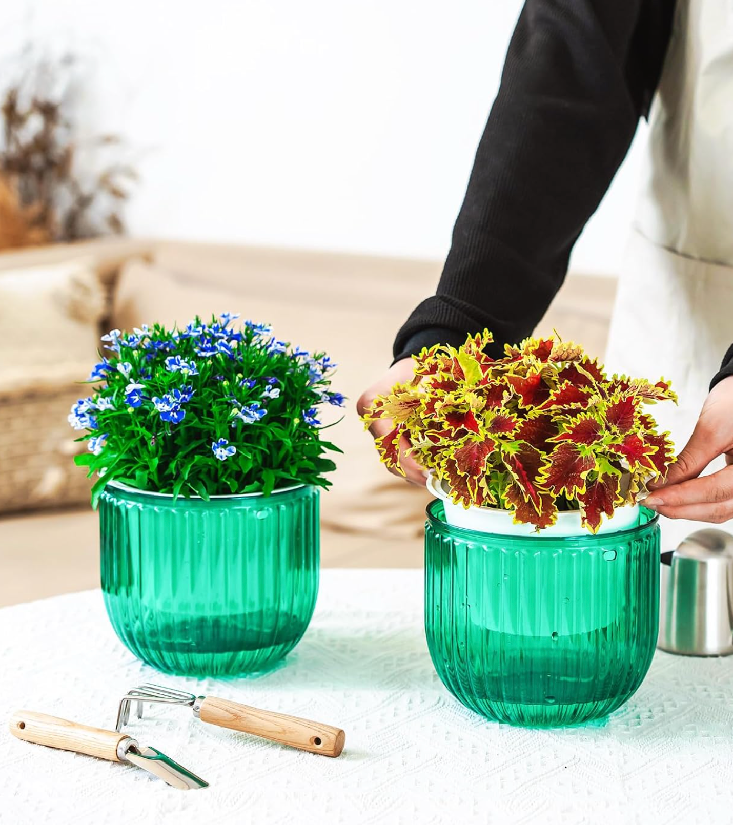 Self-Watering Hanging Planter Duo – Transparent Reservoir & Drainage System (2-Pack)